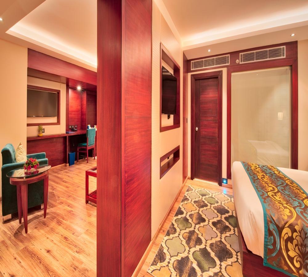 โกลเดน ทิวลิป เอสเซนเชียลส์ ไชยปุระ Hotel ชัยปุระ ภายนอก รูปภาพ